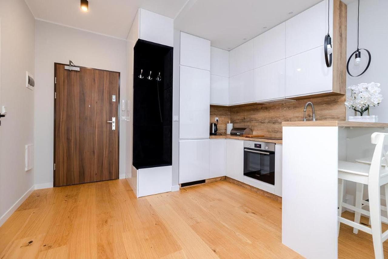 Ferienwohnung Apart D&K Free Parking Komputerowa 8 Warschau Exterior foto